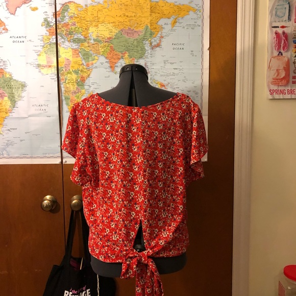 Red floral blouse - Picture 4 of 5